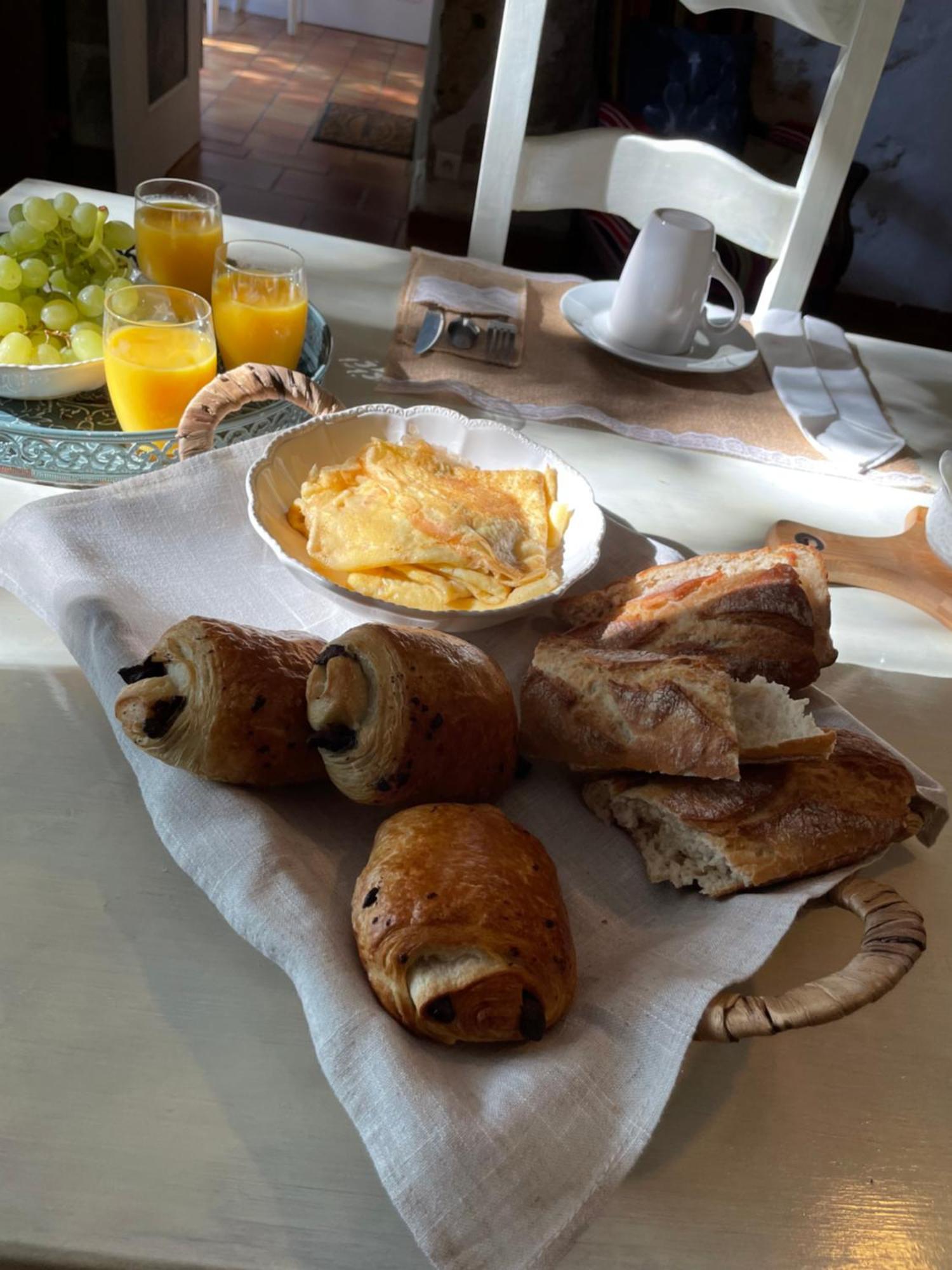 La Boheme Bed & Breakfast Кондом Екстериор снимка